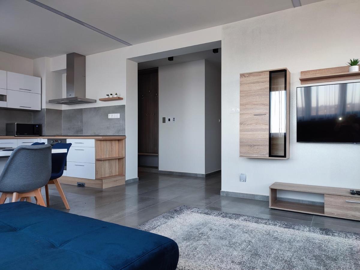 Gamma Apartmanok Es Jakuzzi Miskolc Ngoại thất bức ảnh