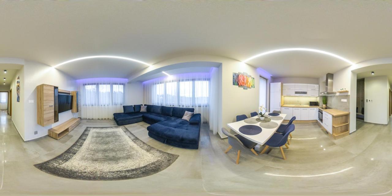 Gamma Apartmanok Es Jakuzzi Miskolc Ngoại thất bức ảnh