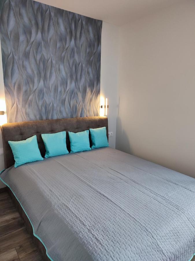Gamma Apartmanok Es Jakuzzi Miskolc Phòng bức ảnh
